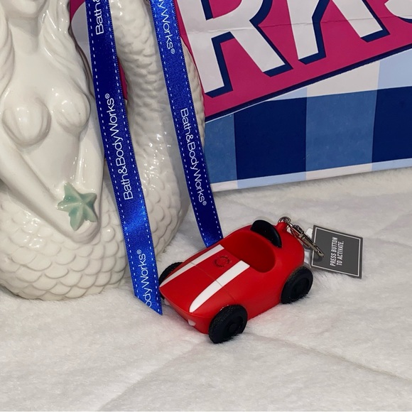BATH AND BODY WORKS RED RACE CAR POCKETBAC SANITIZER HOLDER🚗🏎️ - Picture 2 of 4